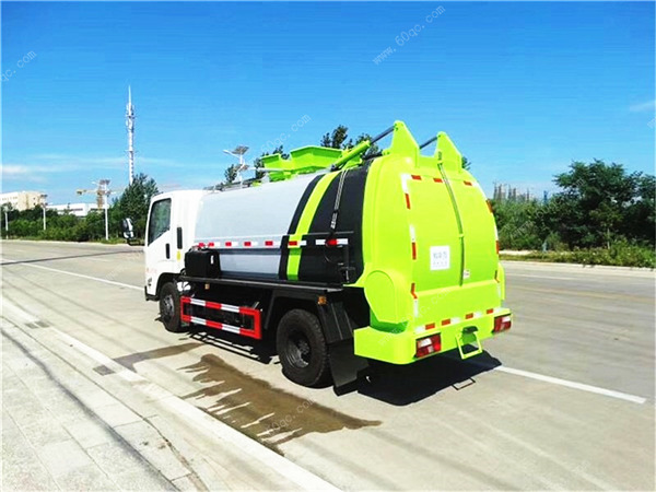 江鈴5方餐廚垃圾車(chē)