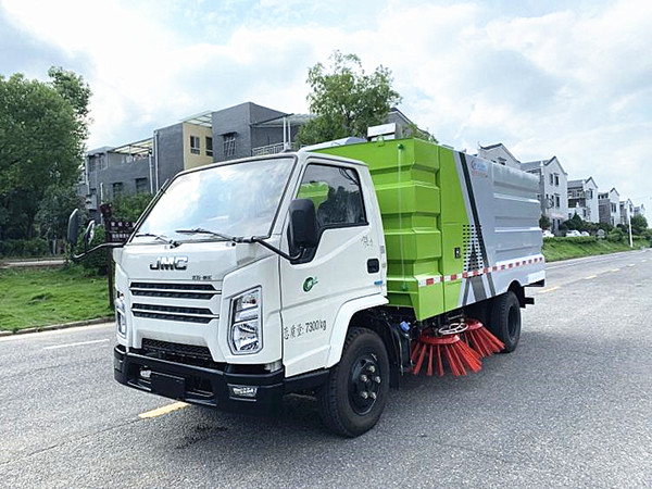 江鈴順達6方掃路車(chē)