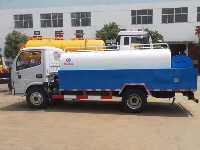 東風(fēng)多利卡5噸高壓清洗車(chē)