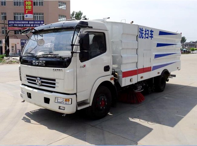 東風(fēng)多利卡D7洗掃車(chē)
