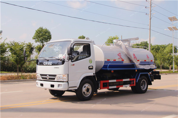 東風(fēng)5方吸糞車(chē)