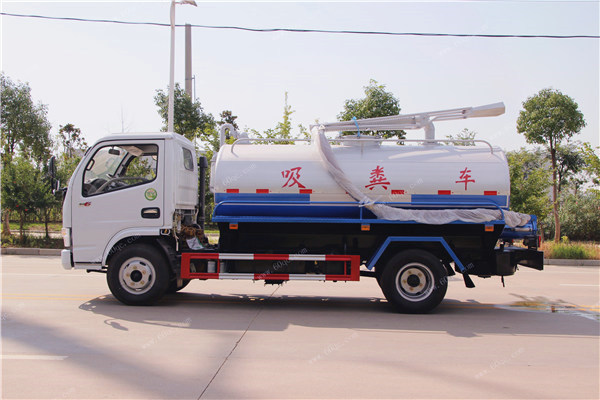 東風(fēng)5方吸糞車(chē)