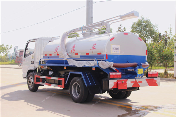 東風(fēng)5方吸糞車(chē)