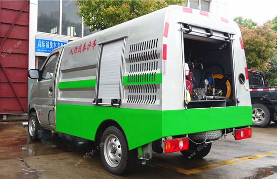 長(cháng)安路面清洗車(chē)尾部
