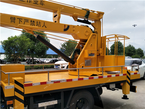 東風(fēng)多利卡D6高空作業(yè)車(chē)
