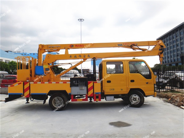慶鈴五十鈴雙排16米高空作業(yè)車(chē)