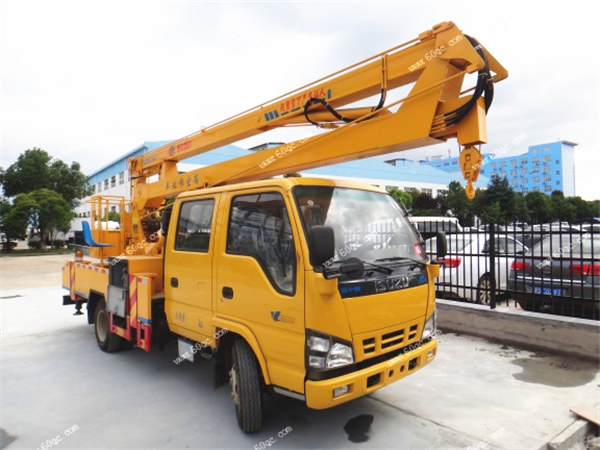 慶鈴五十鈴雙排16米高空作業(yè)車(chē)