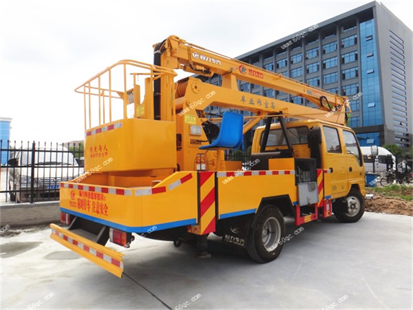 慶鈴五十鈴雙排16米高空作業(yè)車(chē)
