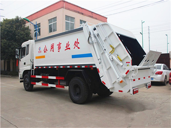 國五東風(fēng)D913或153壓縮式垃圾車(chē)