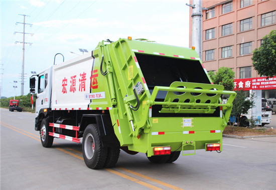 東風(fēng)多利卡D9壓縮垃圾車(chē)