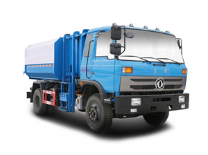 國五東風(fēng)153或嘉運自裝卸式垃圾車(chē)
