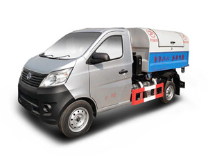 國五長(cháng)安勾臂式垃圾車(chē)