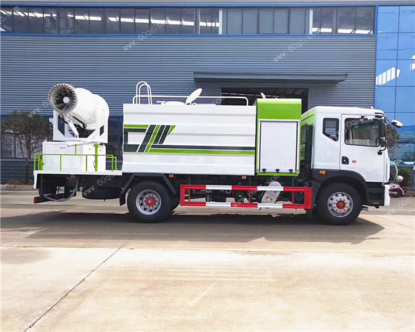 東風(fēng)D9抑塵灑水車(chē)國六提升質(zhì)量交車(chē)