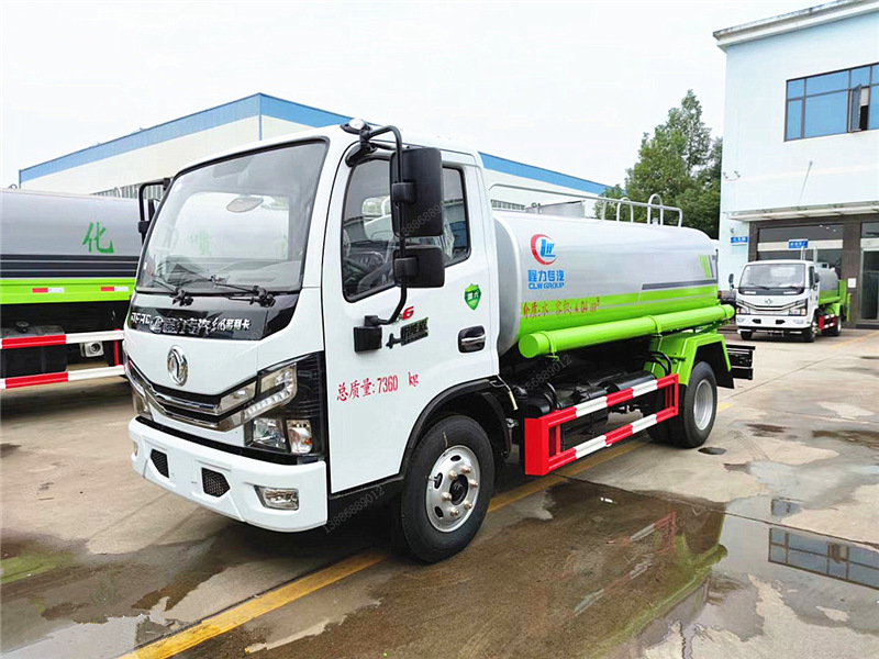 東風(fēng)多利卡5噸灑水車(chē)