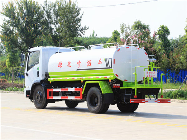 東風(fēng)福瑞卡9噸灑水車(chē)