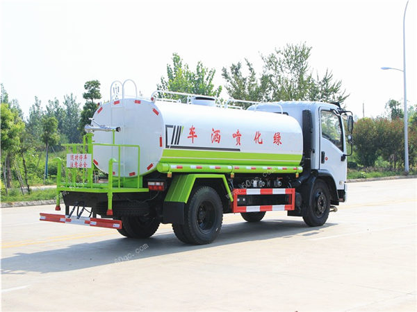 東風(fēng)福瑞卡9噸灑水車(chē)