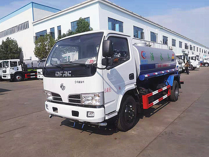 巴中購置湖北程力廠(chǎng)家東風(fēng)福瑞卡5噸灑水車(chē)一臺