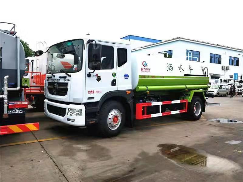 河南新鄉購置一輛國六東風(fēng)D9灑水車(chē)