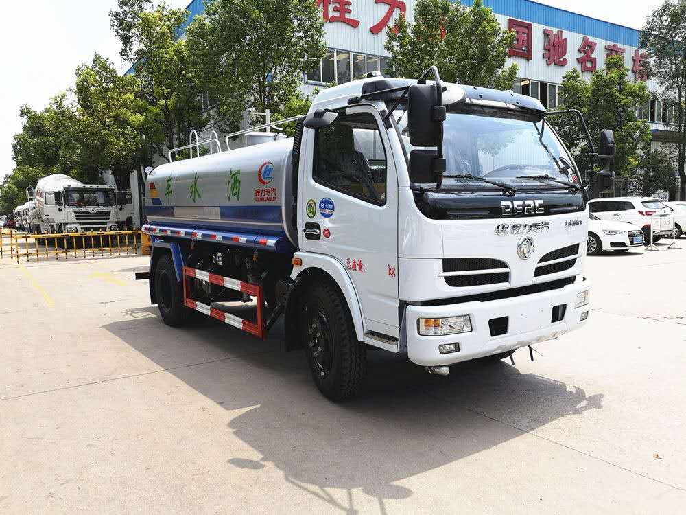8噸灑水車(chē)價(jià)格多少，東風(fēng)福瑞卡灑水車(chē)8噸一臺多少錢(qián)