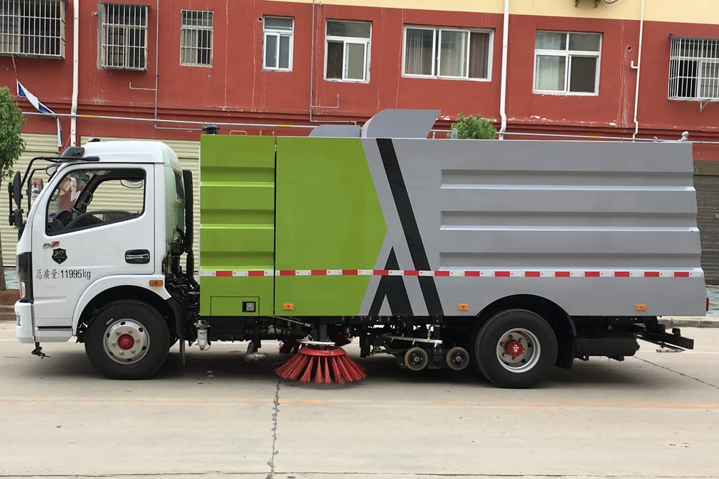 國六東風(fēng)5噸洗掃車(chē)