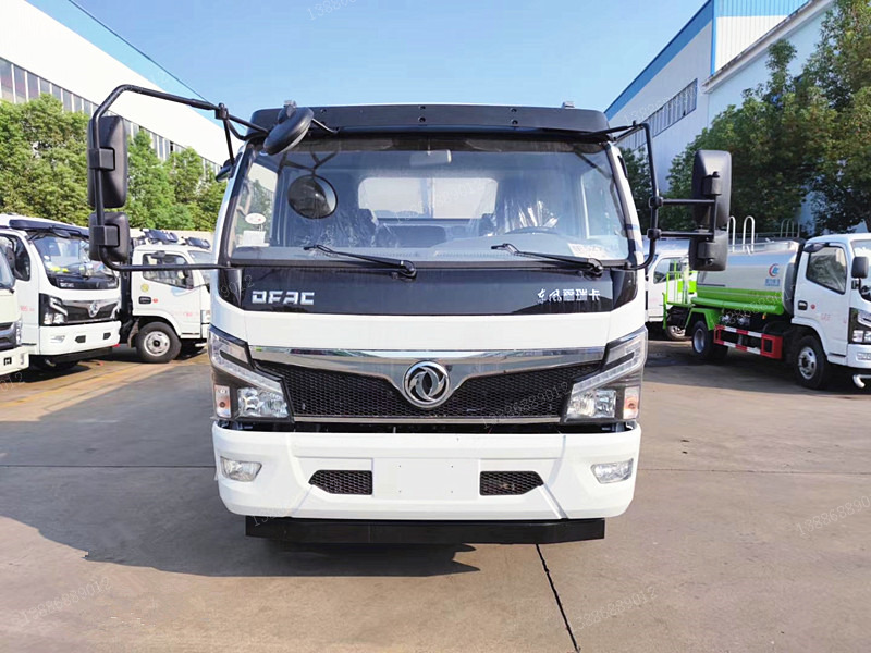 東風(fēng)福瑞卡國六7~9.5灑水車(chē)