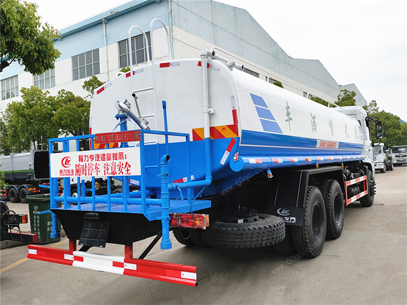 東風(fēng)D3后雙橋灑水車(chē)