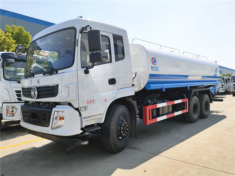 東風(fēng)雙橋灑水車(chē)