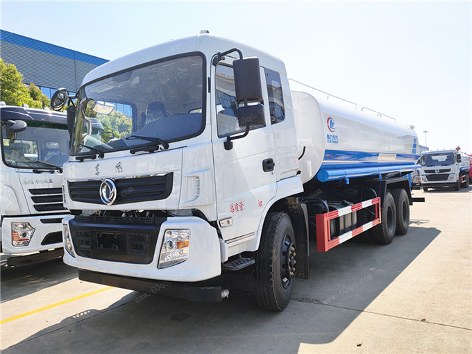 東風(fēng)新款雙橋灑水車(chē)