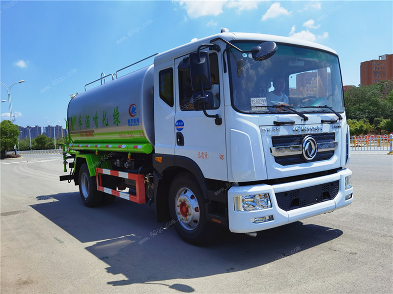東風(fēng)多利卡D9霧炮車(chē)