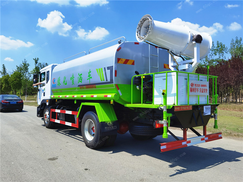 霧炮車(chē)廠(chǎng)家助力國家環(huán)保建設，國外局勢任然緊張！