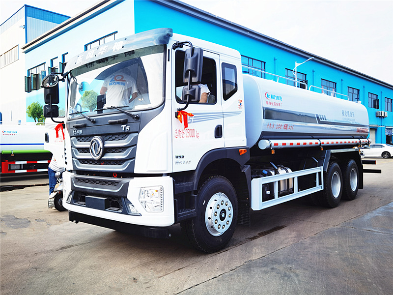 國六東風(fēng)T5后雙橋灑水車(chē)