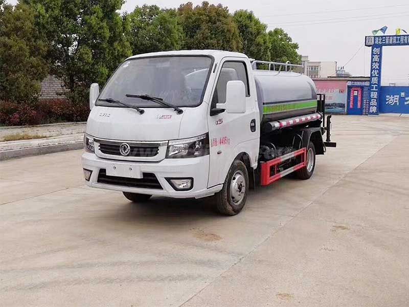 東風(fēng)途逸藍牌灑水車(chē)