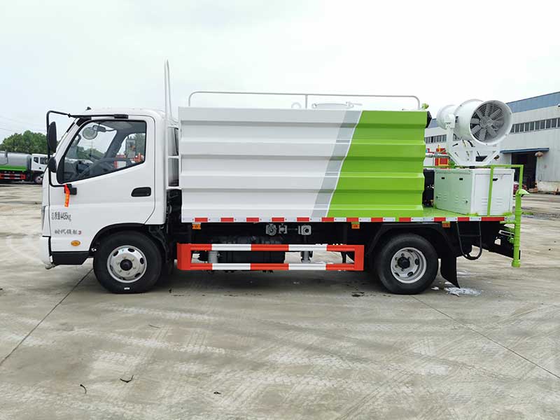 福田時(shí)代領(lǐng)航霧炮抑塵車(chē)