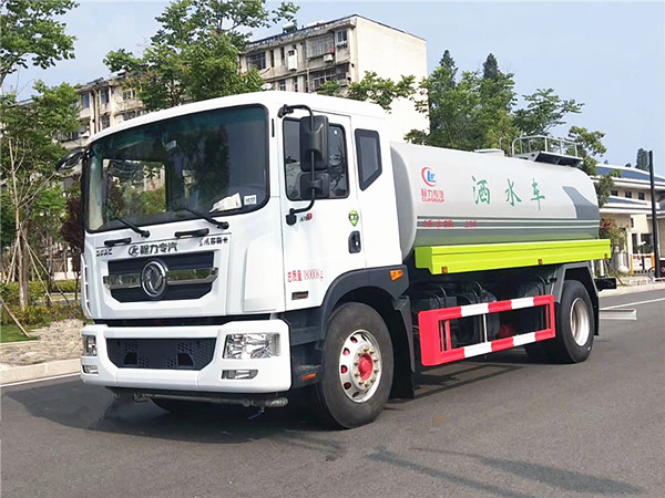 選購礦用工地灑水車(chē),記住幾點(diǎn)買(mǎi)的安全又好用