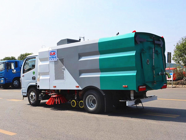 東風(fēng)多利卡5方洗掃車(chē)