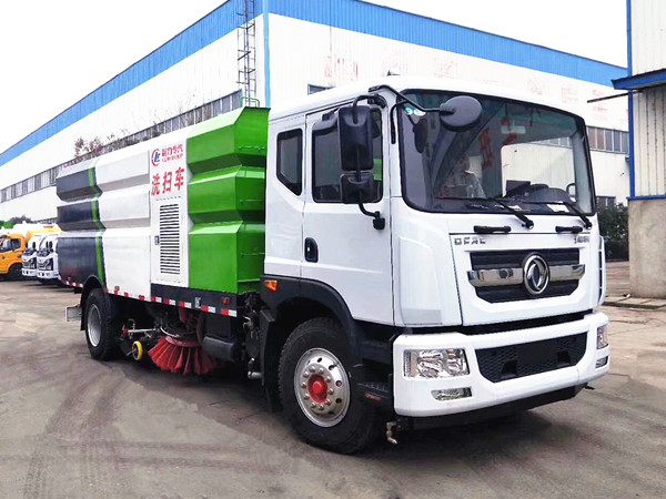 東風(fēng)多利卡15方洗掃車(chē)