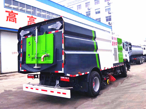 東風(fēng)多利卡15方洗掃車(chē)