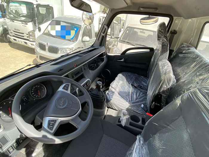 江淮駿鈴V6國六冷藏車(chē)