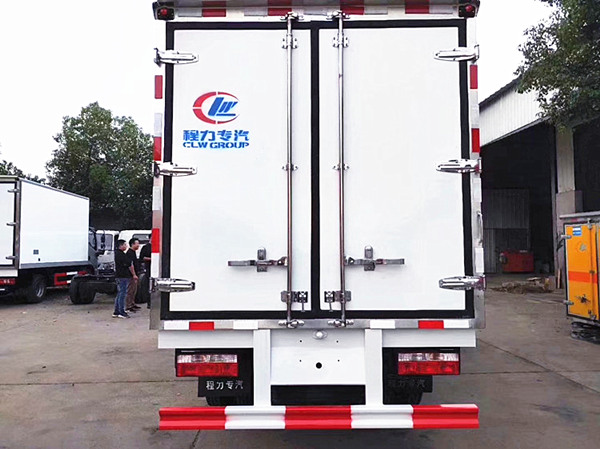 東風(fēng)多利卡D6國六冷藏車(chē)