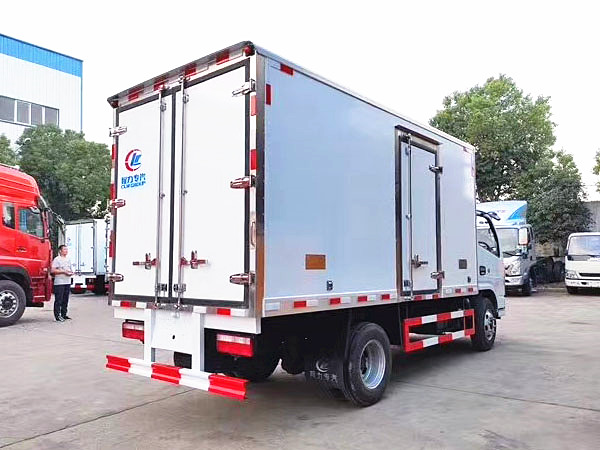 東風(fēng)多利卡D6國六冷藏車(chē)