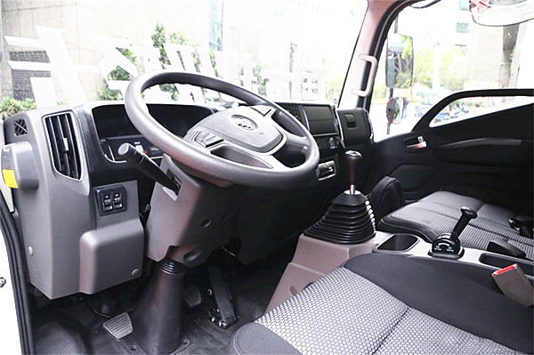 福田歐馬可藍牌國六冷藏車(chē)