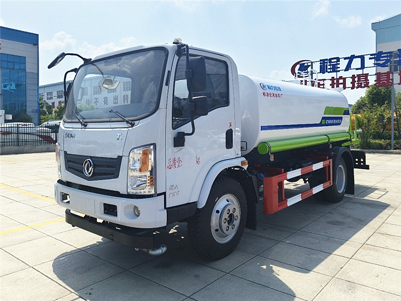東風(fēng)華神9.3噸灑水車(chē)